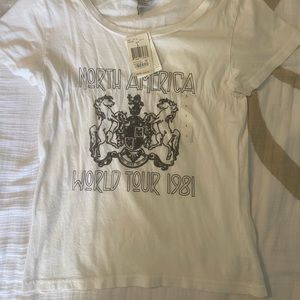 Guess world tour shirt NWT size L